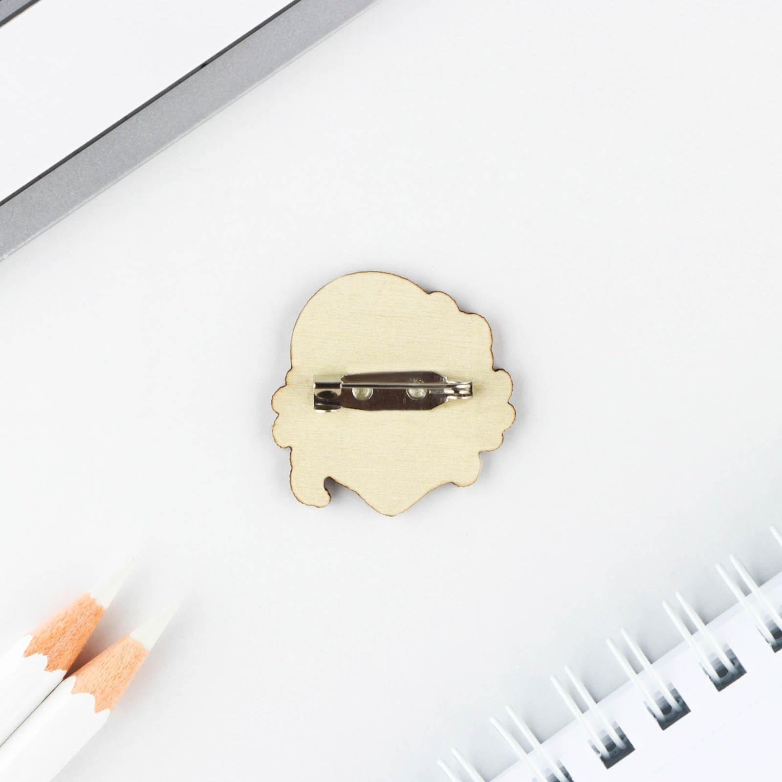 Значок с наклейками