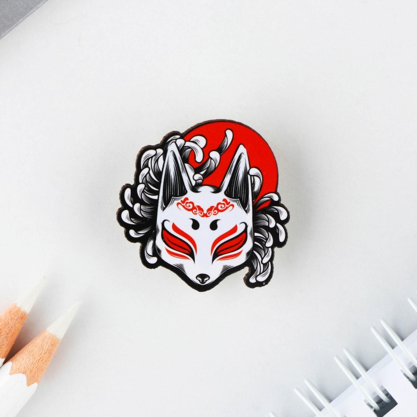 Значок с наклейками