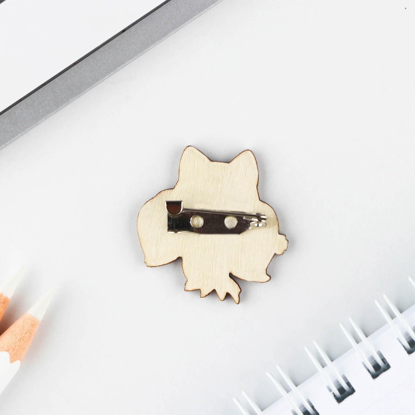 Значок с наклейками