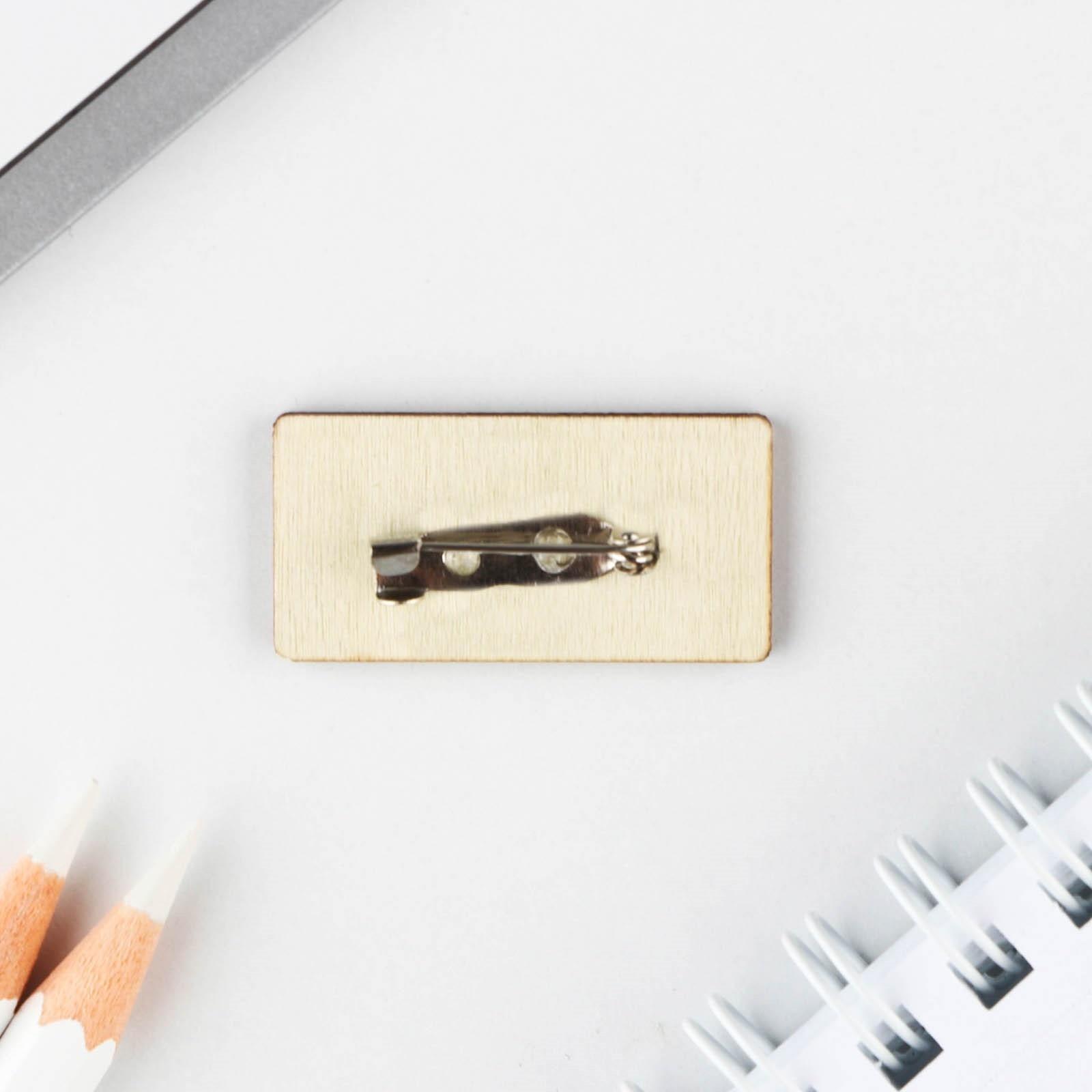 Значок с наклейками