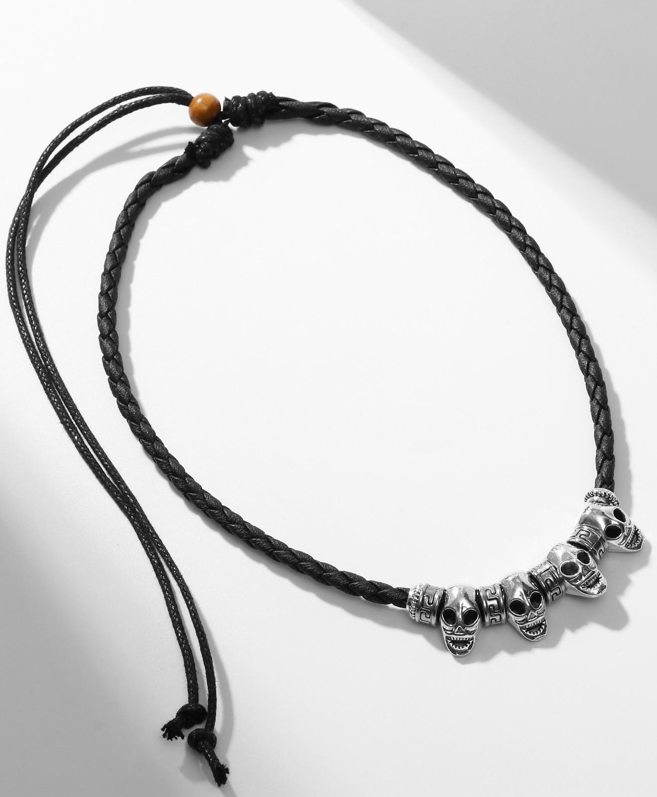 Кулон на шнурке 