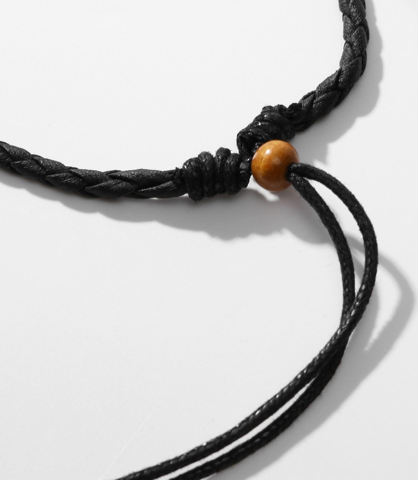 Кулон на шнурке 