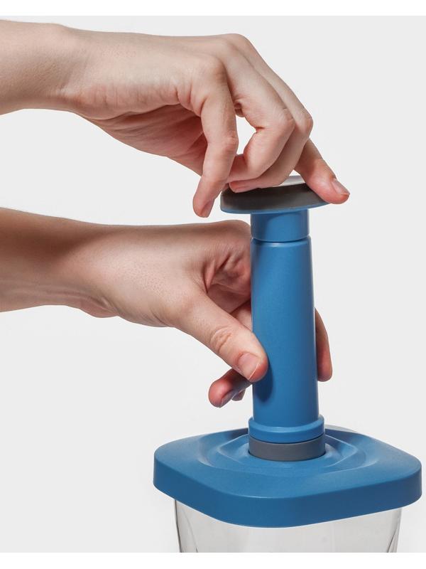 Набор банок для продуктов с вакуумом Доляна, 3 шт, 380 мл, 750 мл,1300 мл, насос, цвет голубой