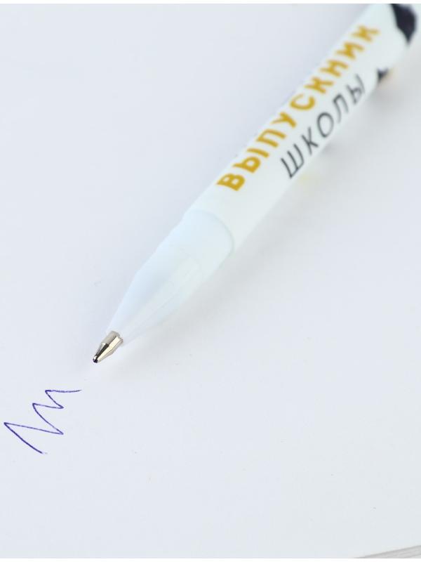 Ручка пластиковая софт-тач «Лучший выпускник школы» шариковая, паста синяя, 0,7 мм