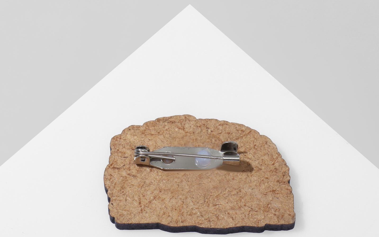 Брошь деревянная 