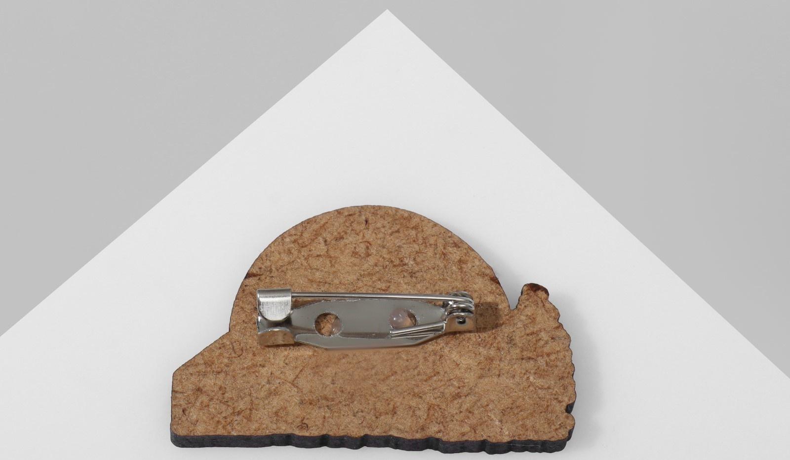 Брошь деревянная 