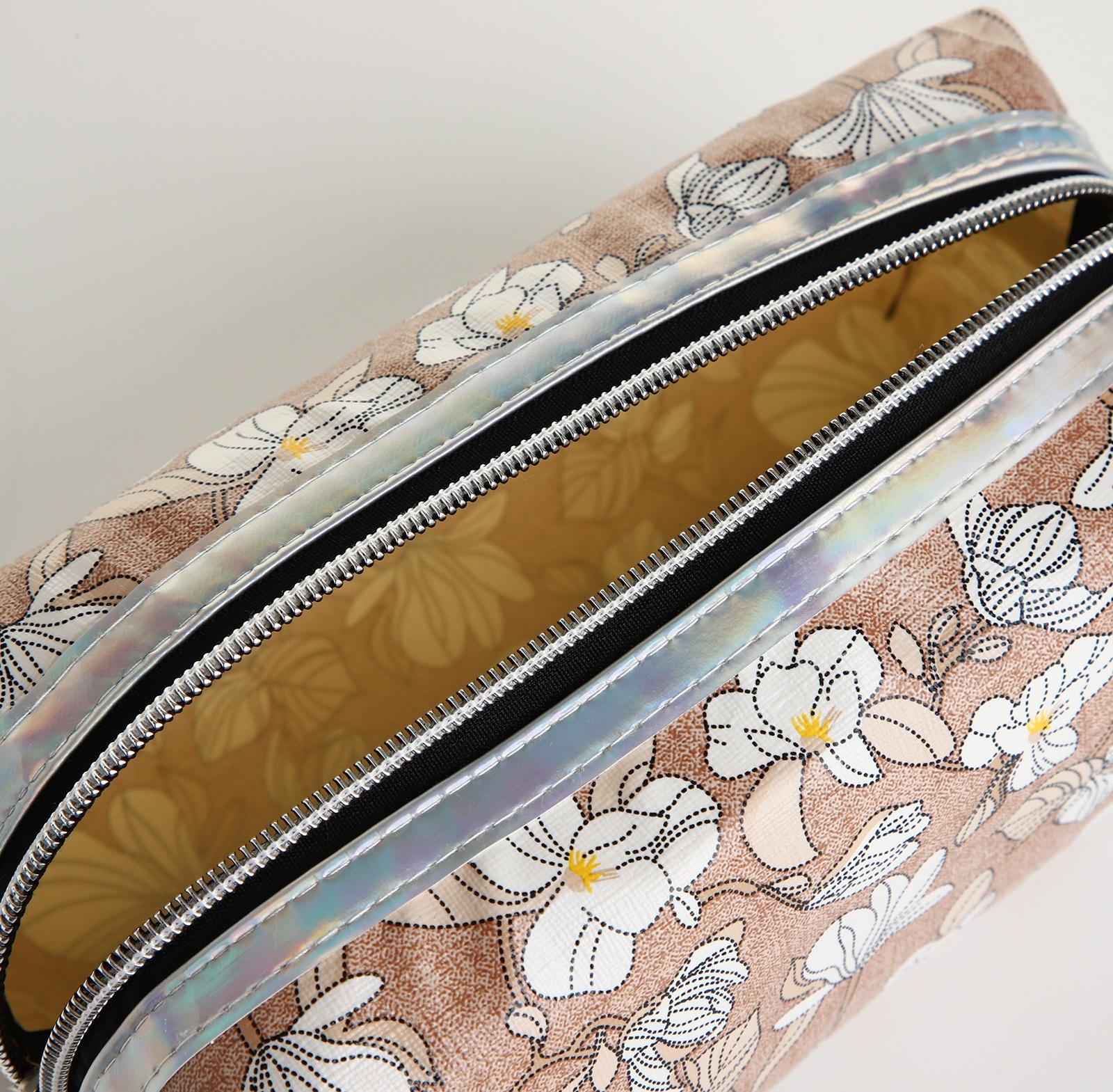 Косметичка на молнии, цвет коричневый