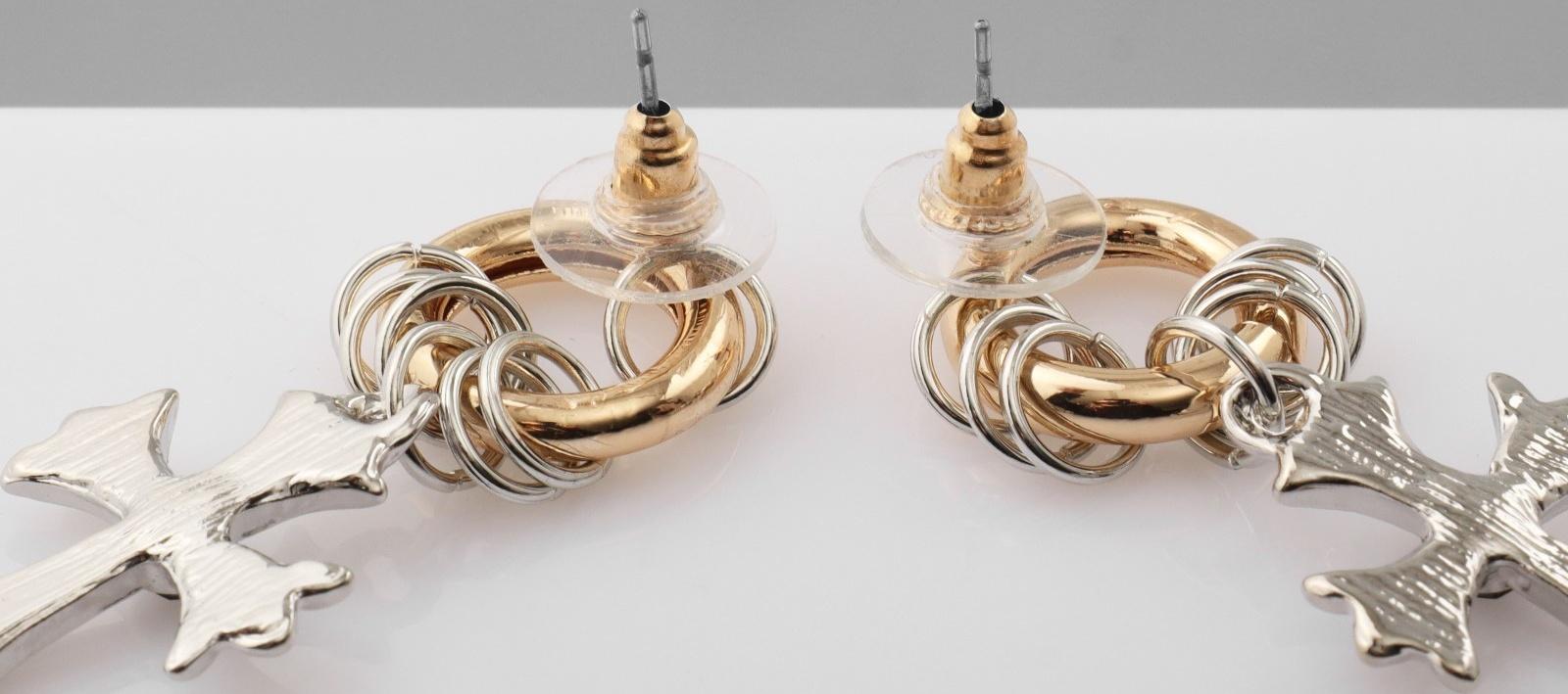 Серьги со стразами 