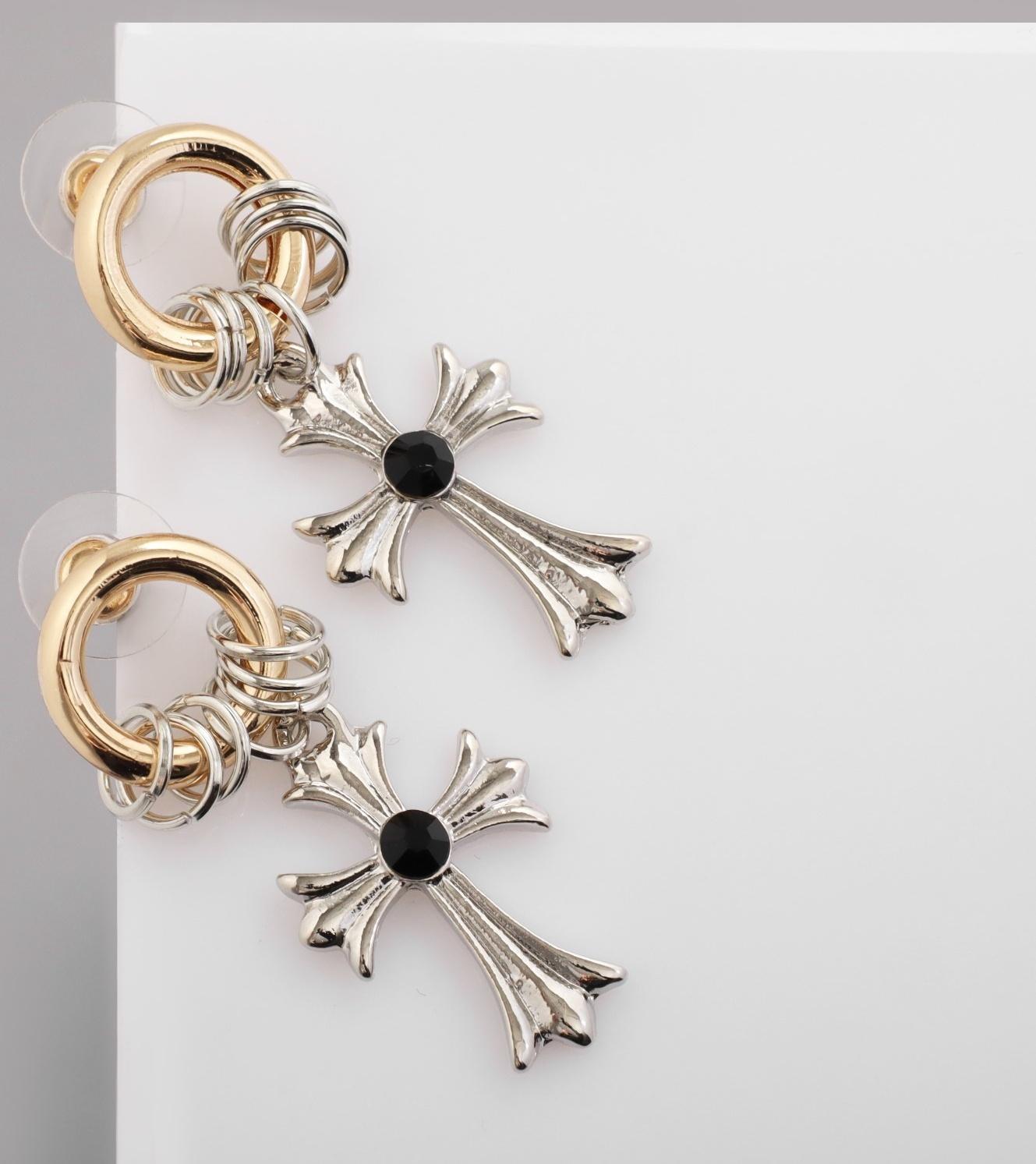 Серьги со стразами 