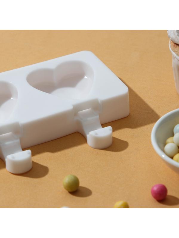 Силиконовая форма для мороженого Доляна «Сердца. Макси», 49×6,5×2 см, 8 ячеек, палочки 50 шт, цвет белый