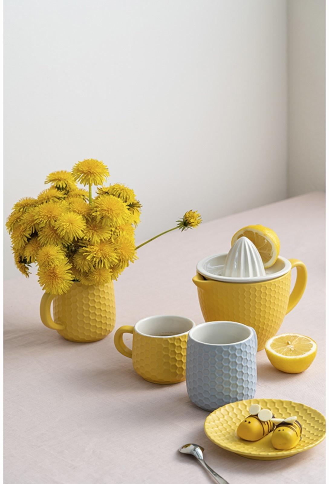 Соковыжималка для цитрусовых Liberty Jones Marshmallow, 900 мл, цвет лимонный