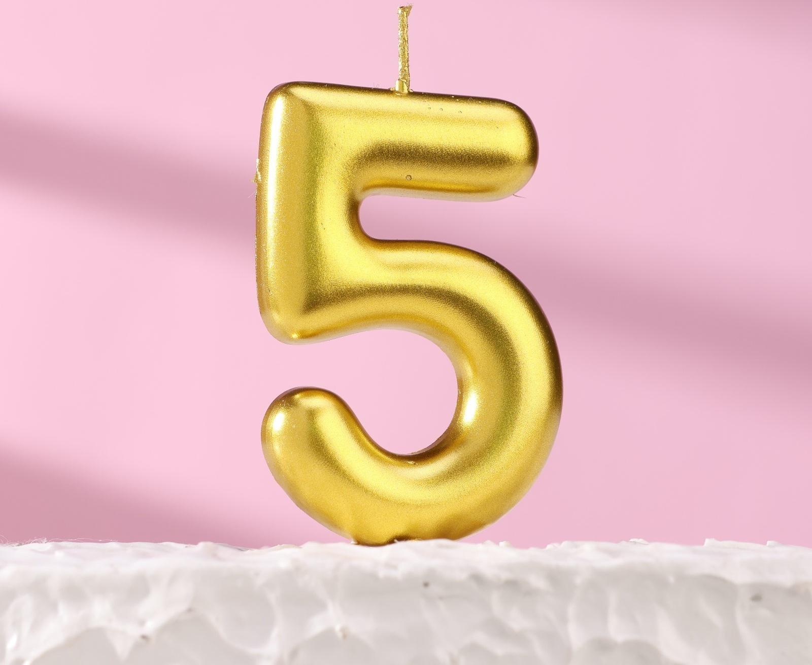 Свеча в торт 