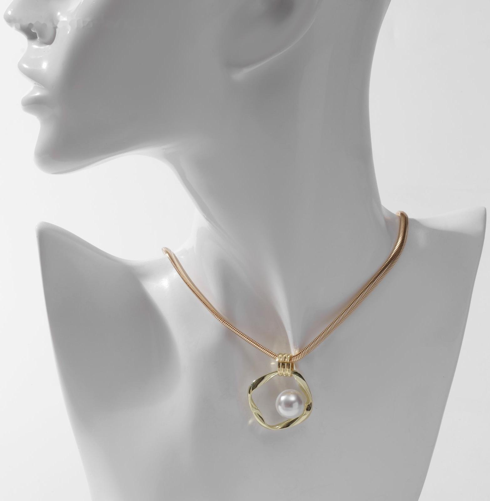 Кулон с жемчугом 