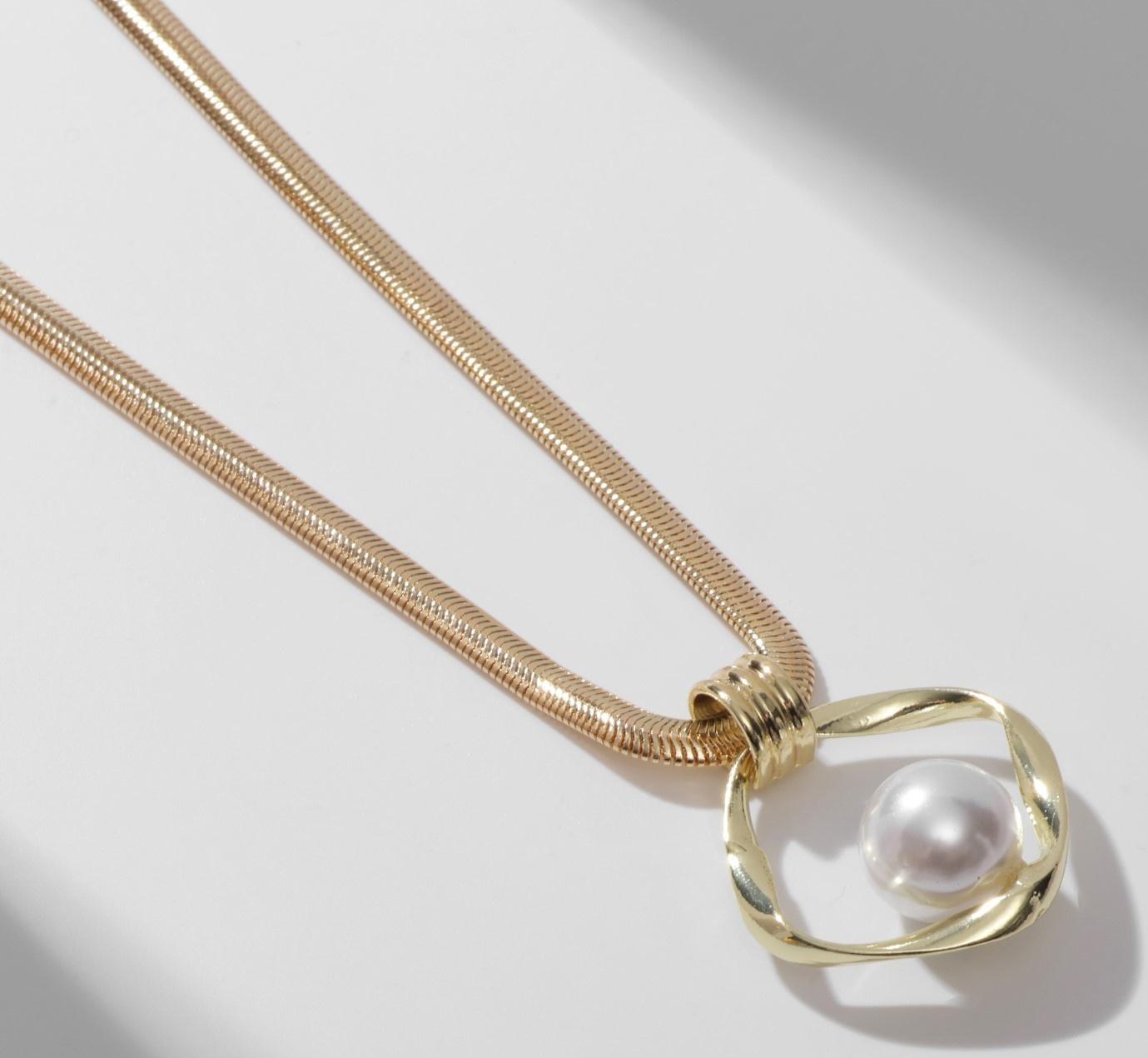 Кулон с жемчугом 