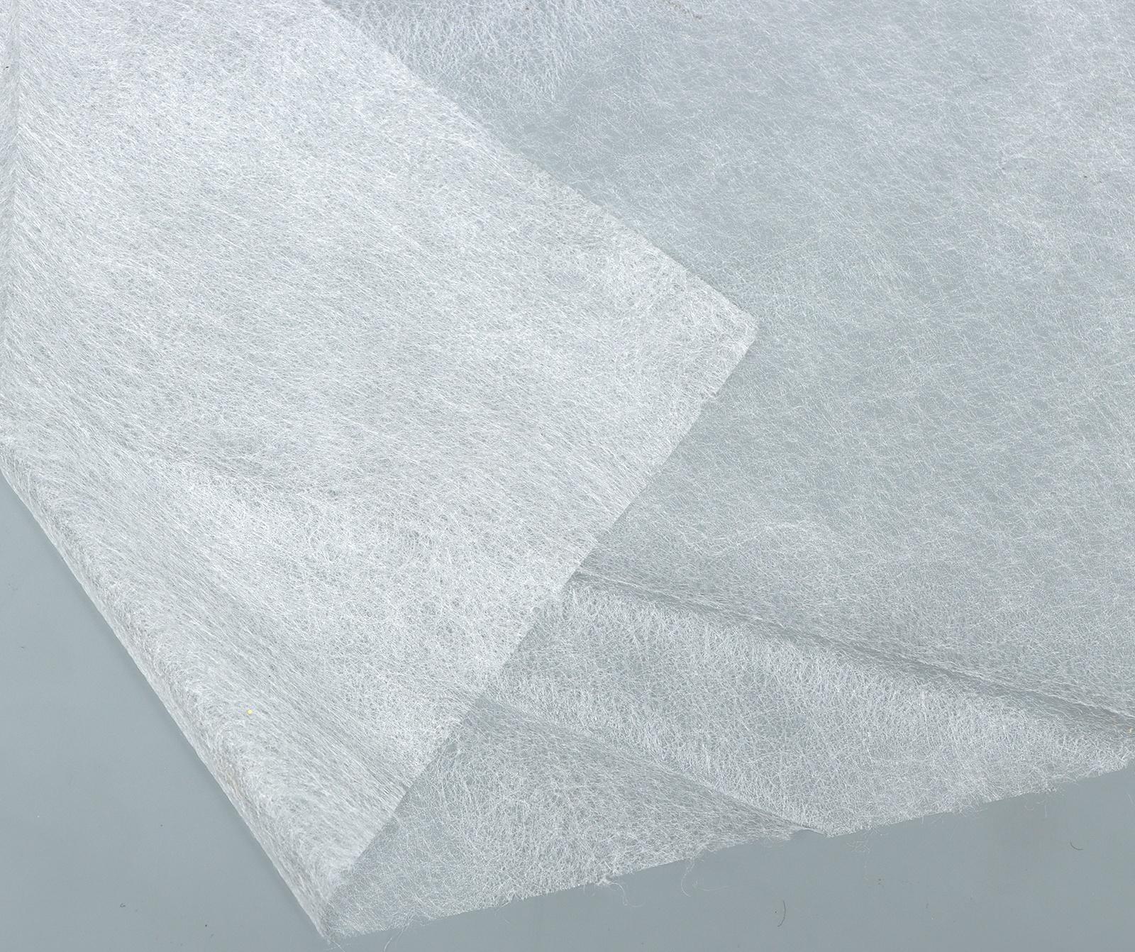 Простыни одноразовая в рулоне 