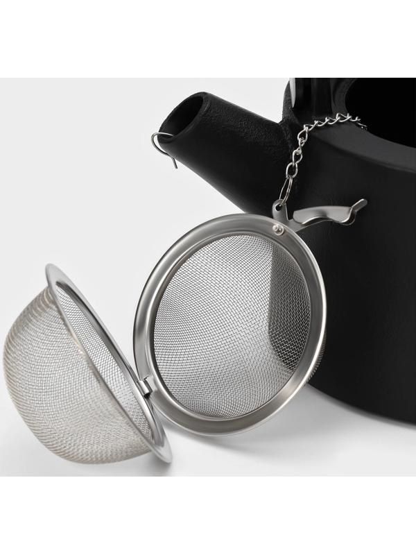 Чайник чугунный с эмалированным покрытием внутри Magma «Сайгон», 1,1 л, с ситом