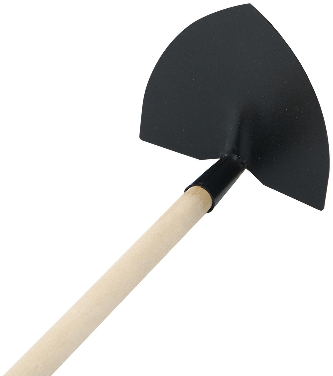 Мотыга остроносая, стальная, с деревянным черенком