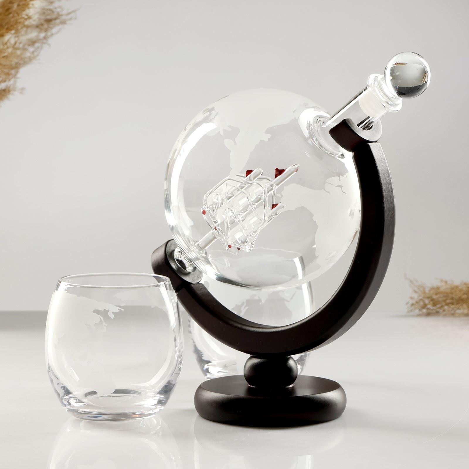 Мини-Бар Путешествия, на 2 персоны, штоф - 1000 мл, бокалы - 340 мл