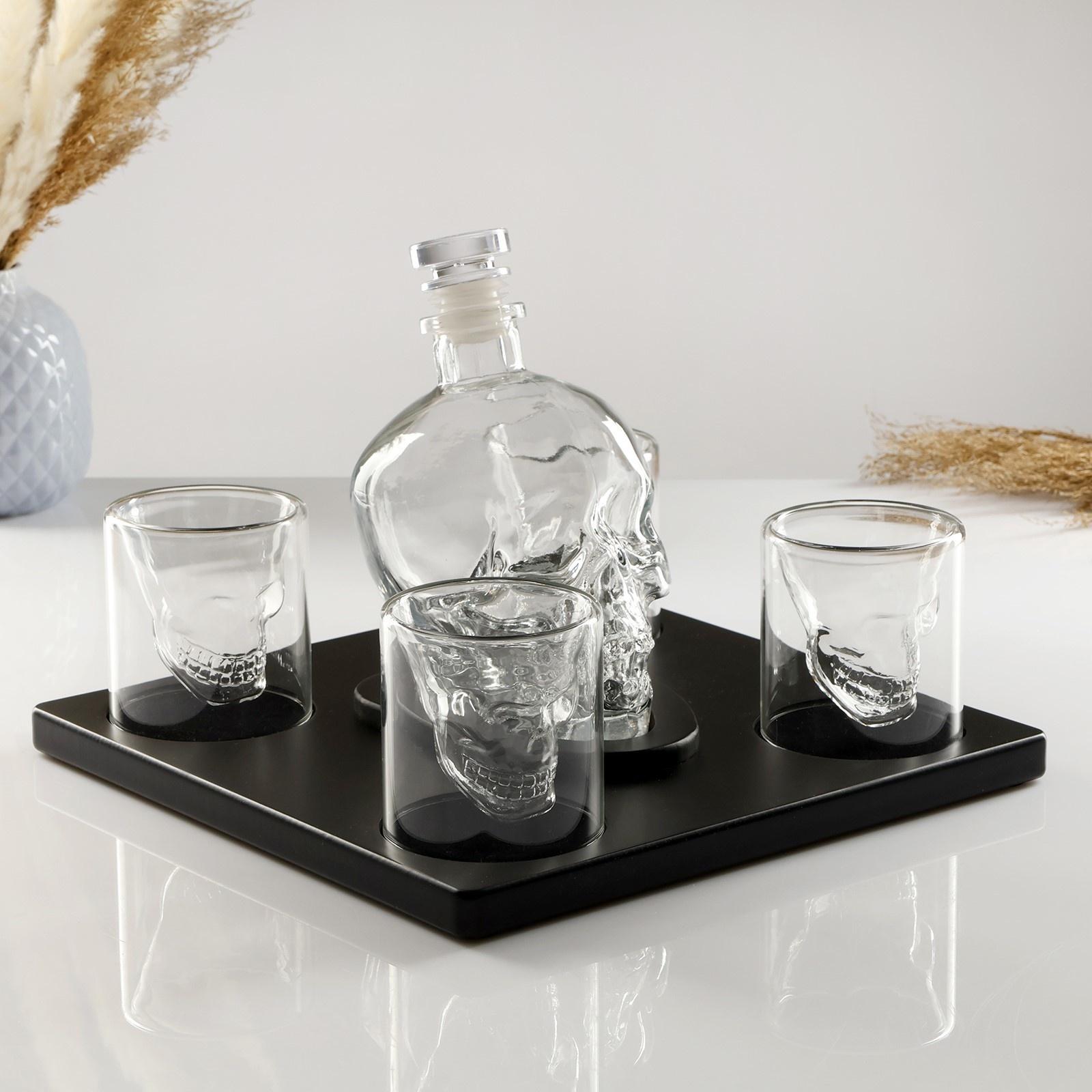 Мини-Бар Череп, на подставке, на 4 персоны, штоф - 750 мл, бокалы - 130 мл