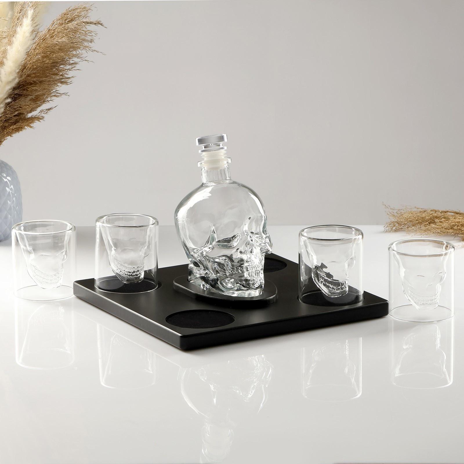 Мини-Бар Череп, на подставке, на 4 персоны, штоф - 750 мл, бокалы - 130 мл