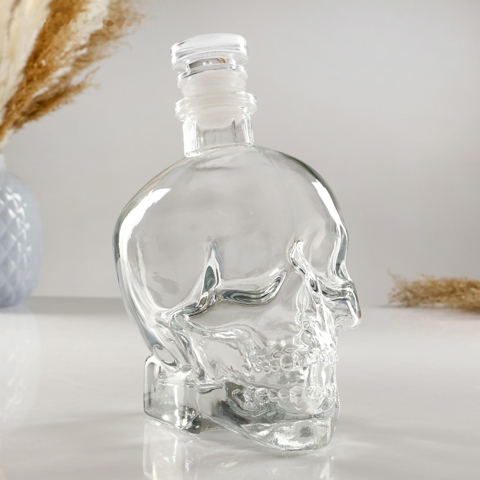 Мини-Бар Череп, на подставке, на 4 персоны, штоф - 750 мл, бокалы - 130 мл