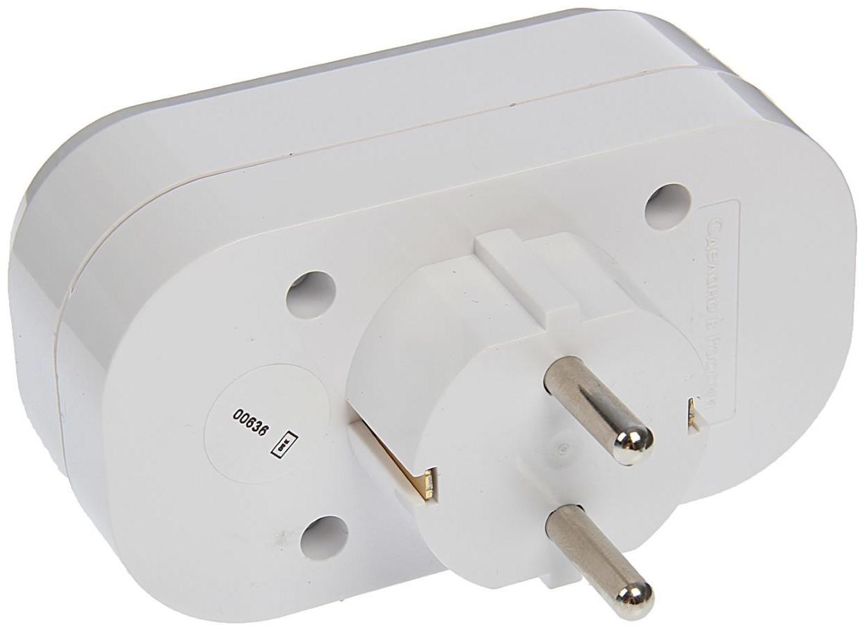 Разветвитель UNIVersal А302, 2 розетки, с з/к, 16 А, белый