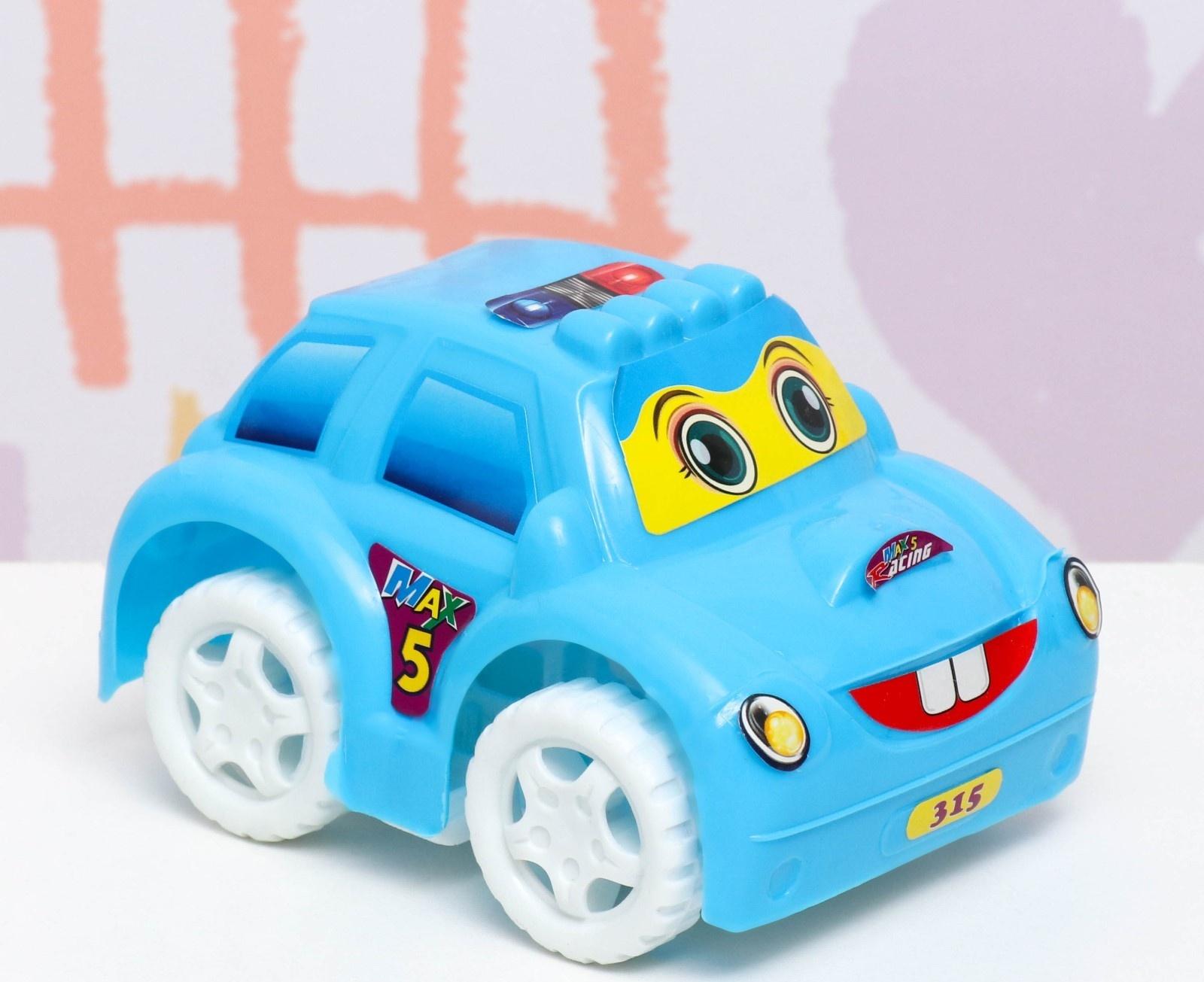 Машина пластмассовая 