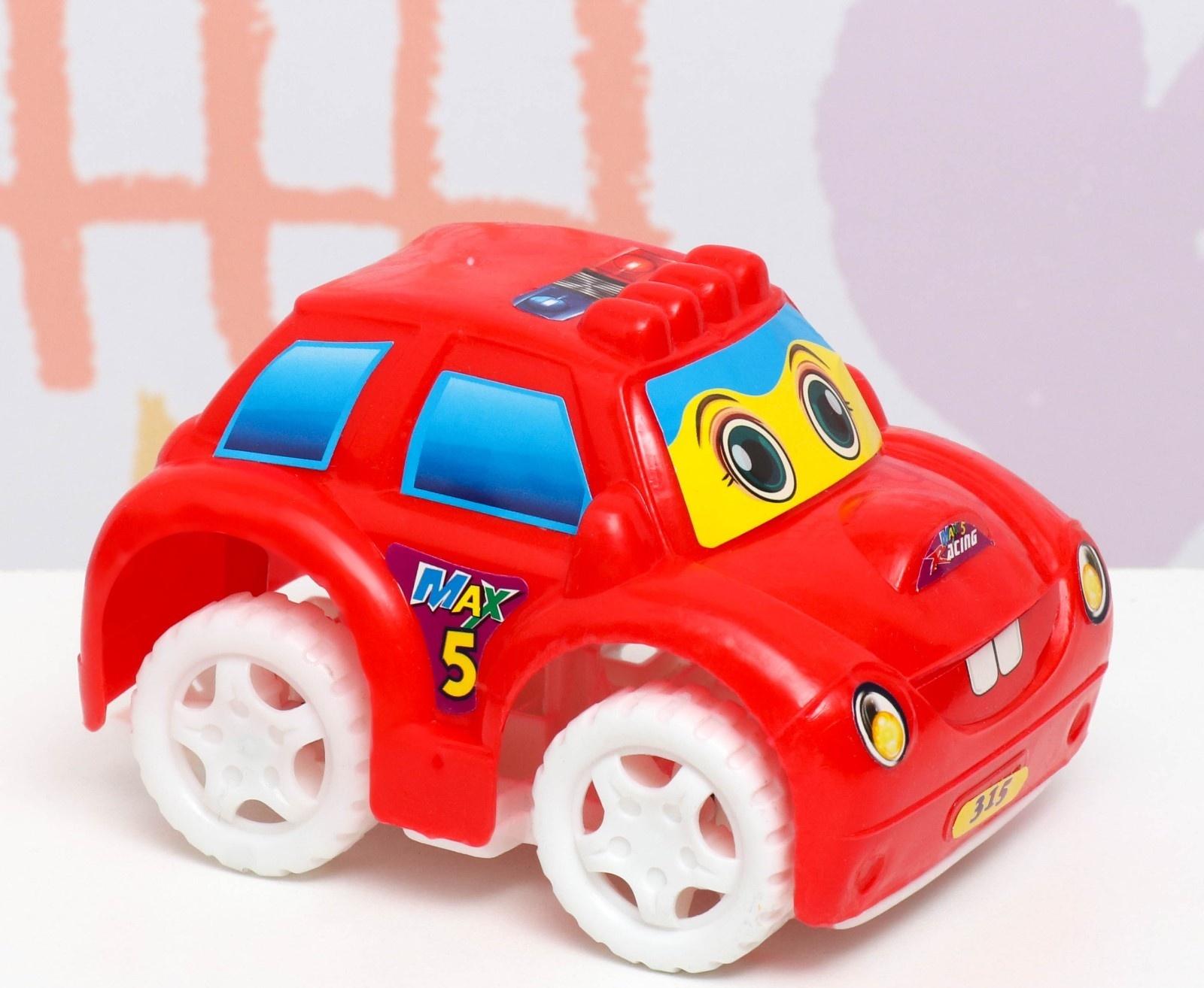 Машина пластмассовая 