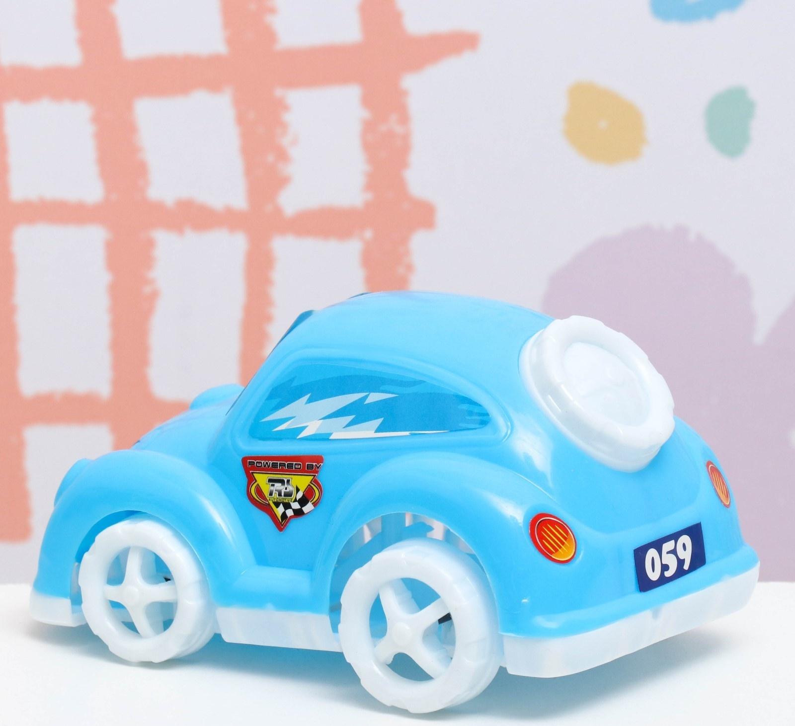 Машина пластмассовая 