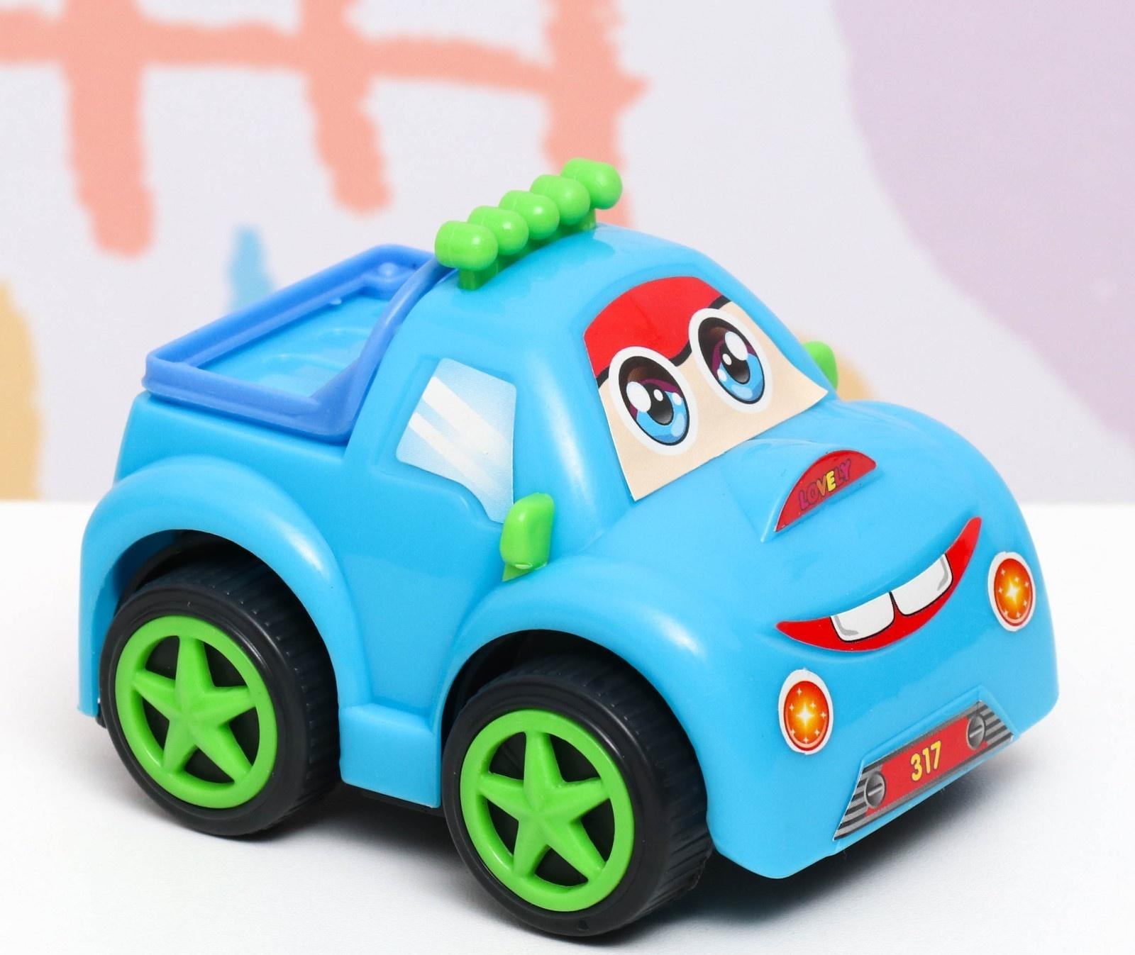 Машина пластмассовая 