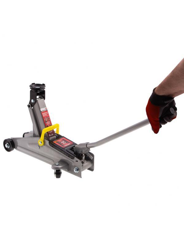 Домкрат гидравлический подкатной, 2 т, высота подъема 135-355 мм Matrix