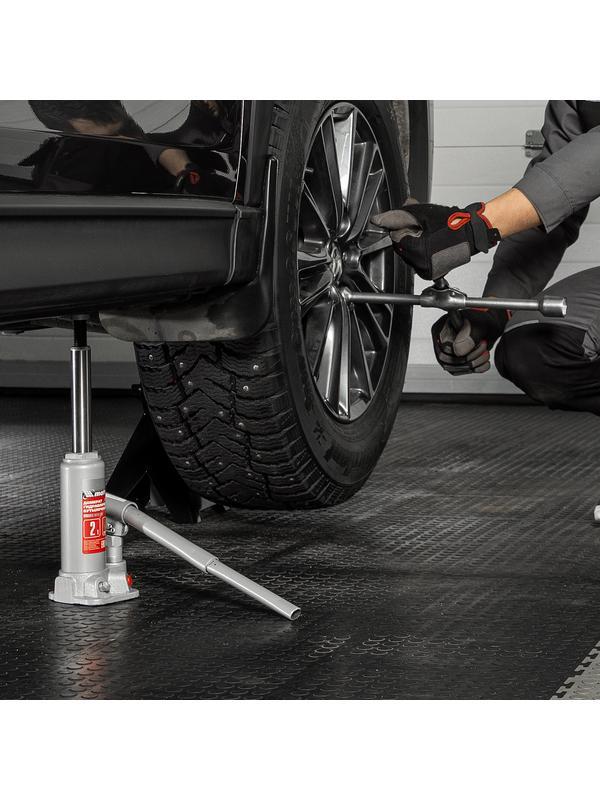 Домкрат гидравлический бутылочный, 2 т, высота подъема 181-345 мм Matrix