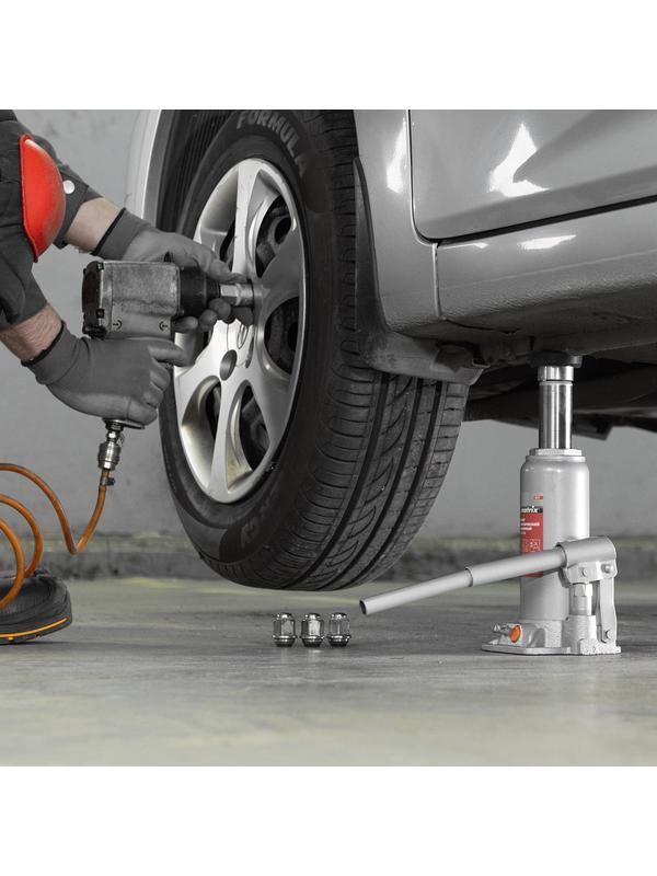 Домкрат гидравлический бутылочный, 6 т, h подъема 216-413 мм, в пластиковом кейсе Matrix