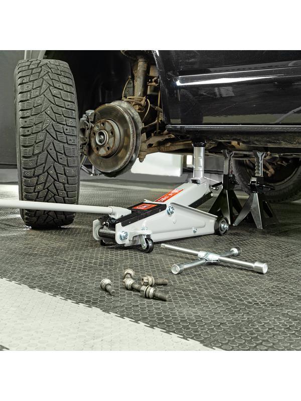 Домкрат гидравлический подкатной, 3 т, высота подъема 150-530 мм Matrix