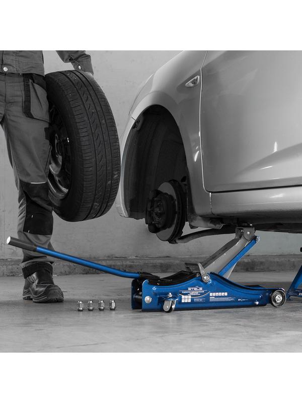 Домкрат гидравлический подкатной в пластиковом кейсе, 2 т, Low Profile, 80-380 мм Stels