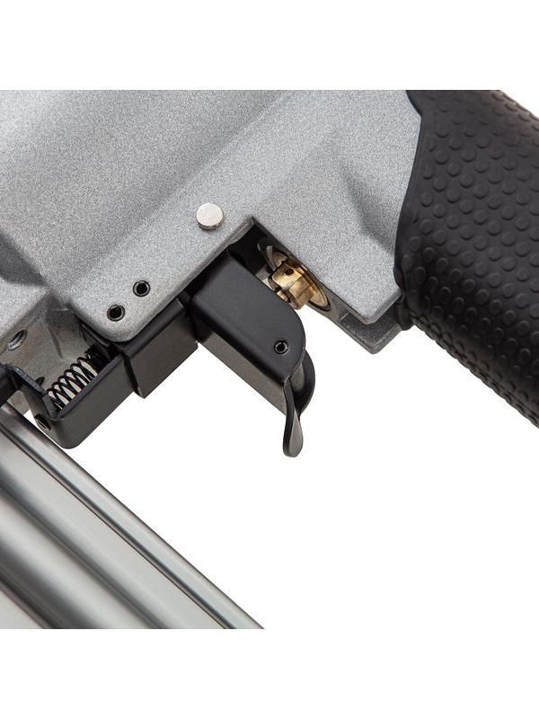 Нейлер пневматический для гвоздей от 10 до 50 мм Matrix