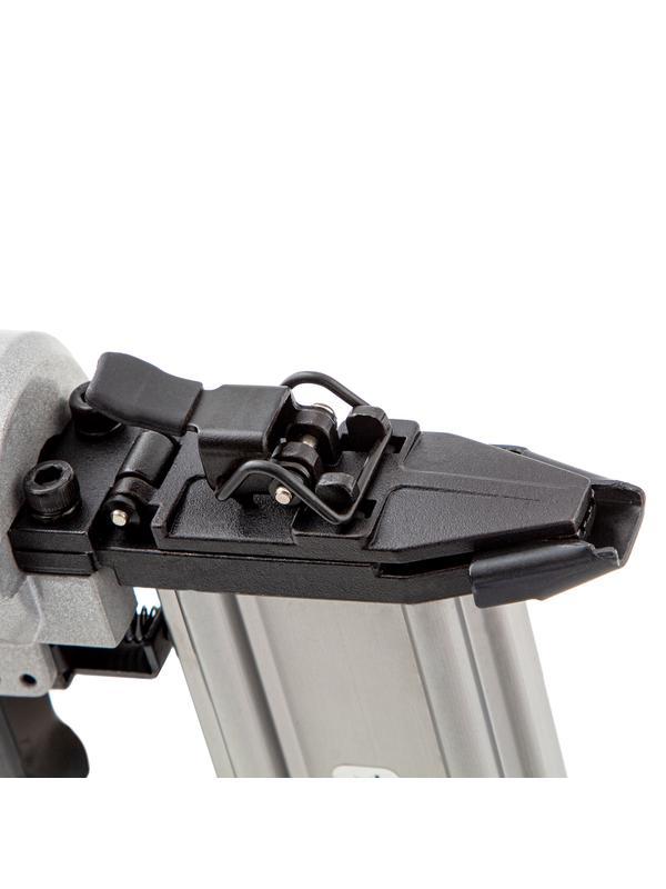 Нейлер пневматический для гвоздей от 10 до 50 мм Matrix