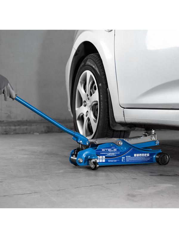 Домкрат гидравлический подкатной, поворотная рукоятка, 2 т, Low Profile, 100-350 мм Stels