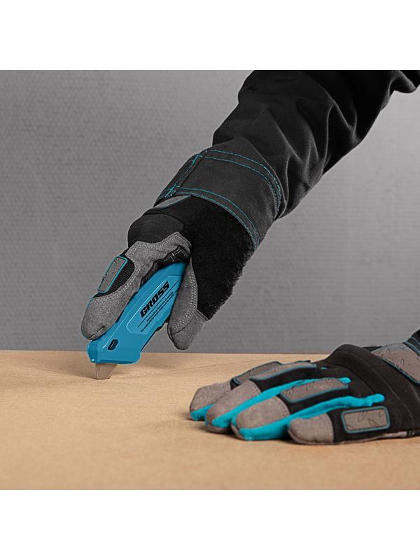 Нож, 130 мм, алюминиевый корпус, выдвижное трапециевидное лезвие 18 мм (SK-5), клипса для ремня, 4 лезвия Gross