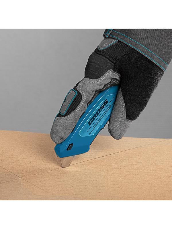 Нож, 130 мм, алюминиевый корпус, выдвижное трапециевидное лезвие 18 мм (SK-5), клипса для ремня, 4 лезвия Gross