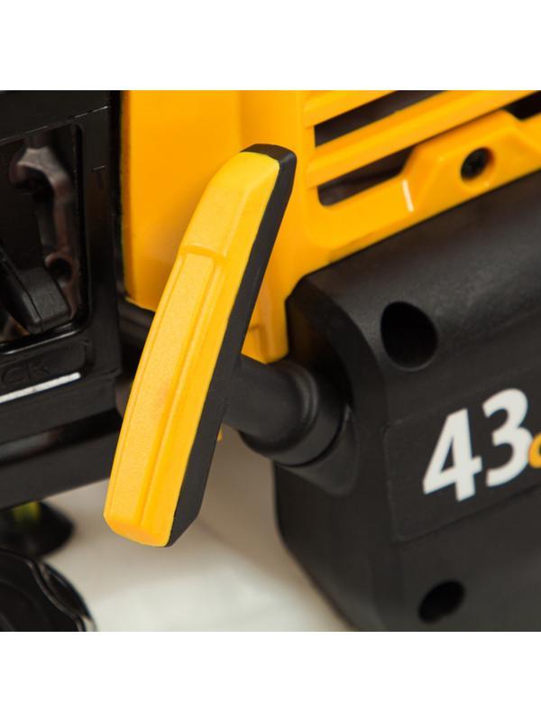 Триммер бензиновый DT 43, 43 см3, 2.5 л. с, неразъемная штанга, состоит из 2 частей Denzel