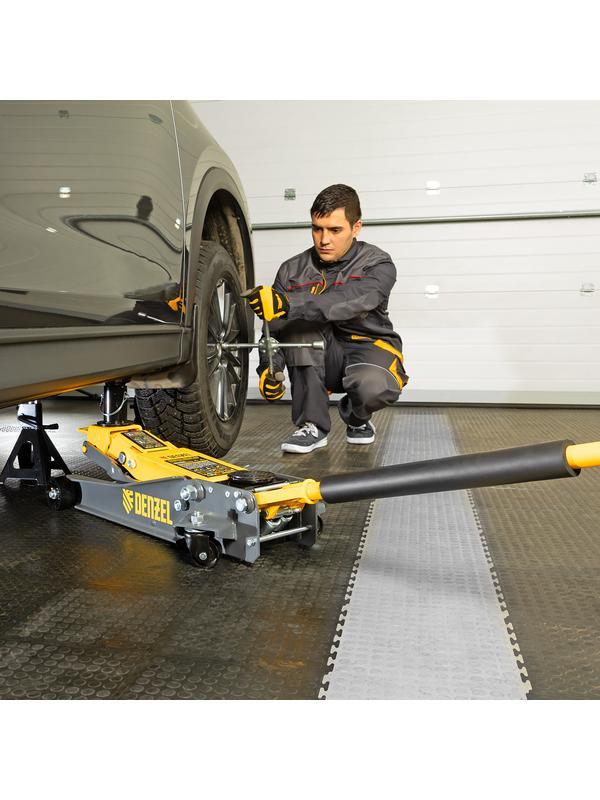 Домкрат гидравлический подкатной, 2/3 т, 98-770 мм, быстрый подъем, низ. подхват, проф, SUV Denzel