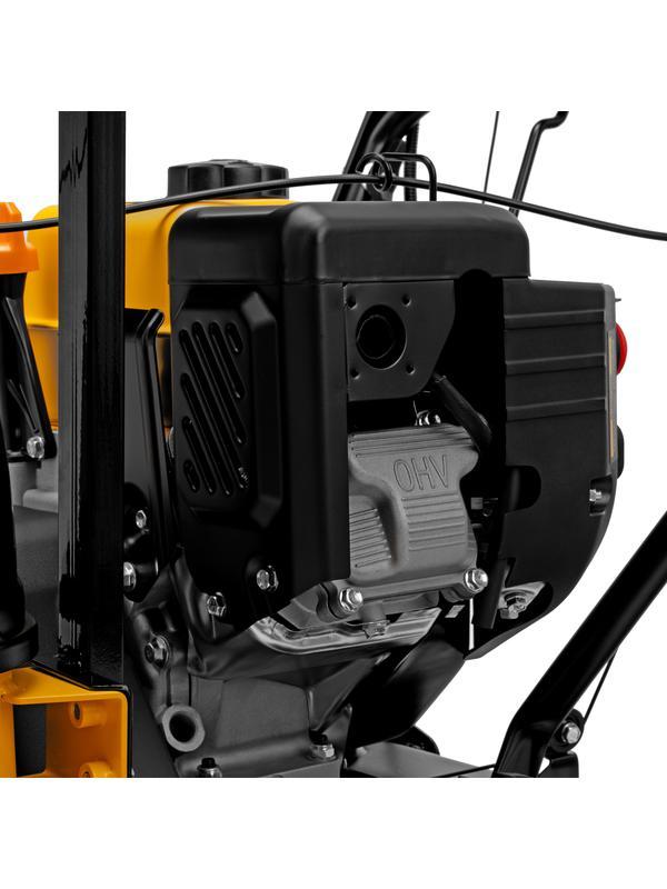 Бензиновая снегоуборочная машина SBM 610S PRO, 212 cc, электростартер, фара, обогрев Denzel