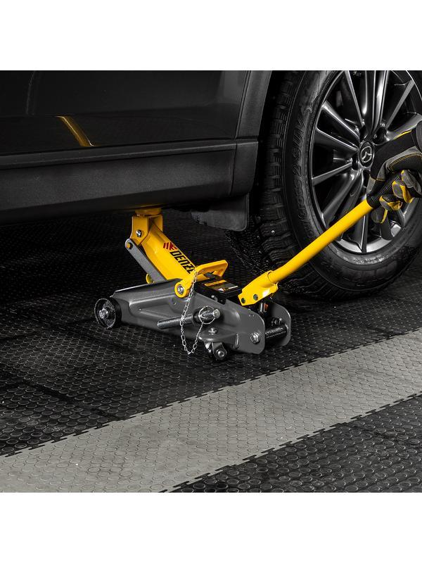 Домкрат гидравлический подкатной с фиксатором, 2 т, 130-330 мм, в кейсе Denzel