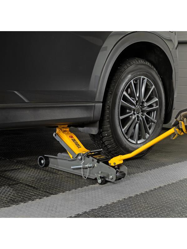 Домкрат гидравлический подкатной с фиксатором, 2,5 т,  85-385 мм, в пласт. кейсе Denzel