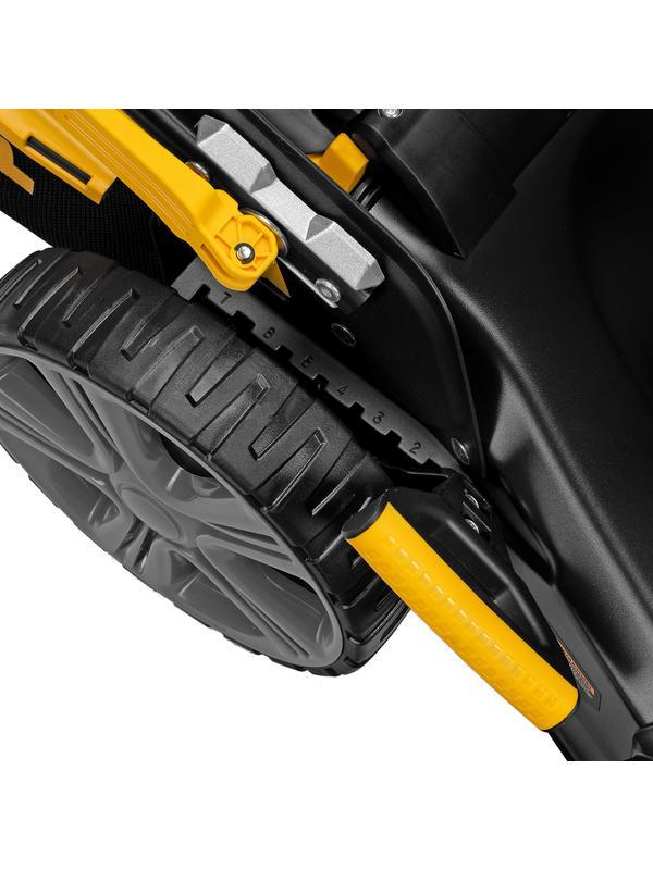 Газонокосилка бензиновая GLD-520SP, 196 куб.см, ширина 52 см, привод, 7 уровней,травосборник 60 л Denzel