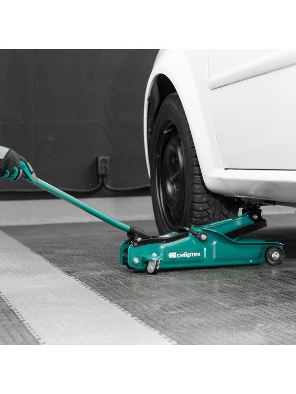 Домкрат гидравлический подкатной, 2 т, 85-330 мм, низкий подхват, в пласт. кейсе Сибртех