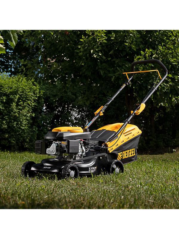 Газонокосилка бензиновая GLD-420, 146 см3, ширина 42 см, 40 л Denzel