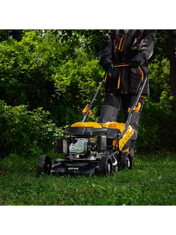 Газонокосилка бензиновая GLD-420, 146 см3, ширина 42 см, 40 л Denzel