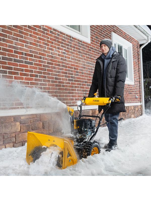 Бензиновая снегоуборочная машина SB 560 LP, 212 cc, электростартер, фара Denzel